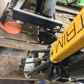 Foto inzerátu Prodám nůžky na živé ploty McC Swingtrim 1500