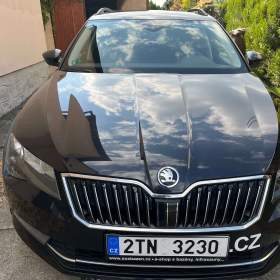 Škoda Superb 2,0 TDI DSG r. v. 2016 combi černé, tažné / 19451529
