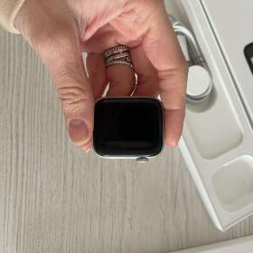 Apple watch SE 44 Cellular / 19453259