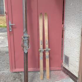 Foto inzerátu starožitné lyže
