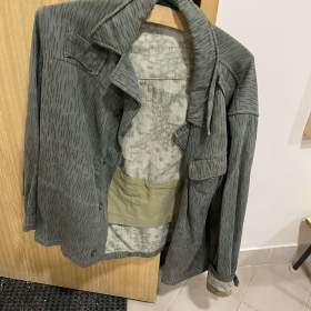 Foto inzerátu Prodám starší bundy a kabát