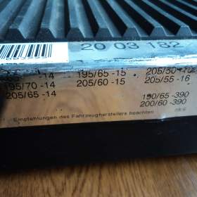 Foto inzerátu startovací kabely a sněhové řetězy