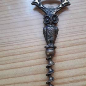 Foto inzerátu Otvírák z bronzu s vývrtkou na lahve - Zlevněno