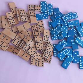 Foto inzerátu Dřevěné domino, staré. Velice zachovalé.