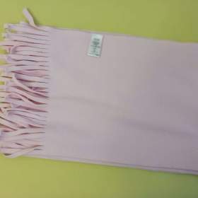 Foto inzerátu Zimní šála s třásněmi zn. HM + 2 slabší zdarma.