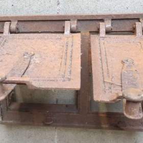 Foto inzerátu Litinové dvířka ke kamnům