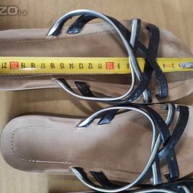 Foto inzerátu Dámská letní obuv