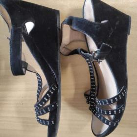 Foto inzerátu Dámská obuv - společenská