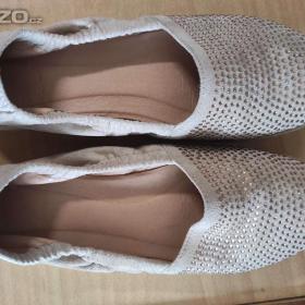 Foto inzerátu Dámská obuv