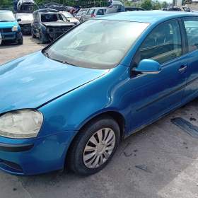 Volkswagen Golf V 1.4 ( BCA ) 55kW r.2005 modrá  / 19463743