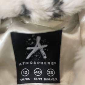 Foto inzerátu Dámská/dívčí kožešinová vesta se srdíčky.