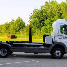 Foto inzerátu MERCEDES ATEGO 1222 HÁKOVÝ NOSIČ KONTEJNERŮ EURO5