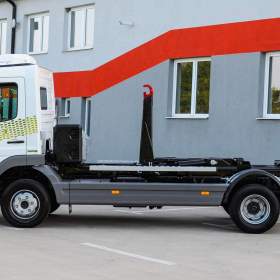 Foto inzerátu MERCEDES ATEGO 1222 HÁKOVÝ NOSIČ KONTEJNERŮ EURO5