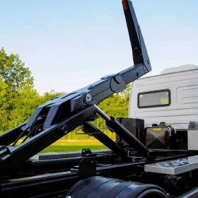 Foto inzerátu MERCEDES ATEGO 1222 HÁKOVÝ NOSIČ KONTEJNERŮ EURO5