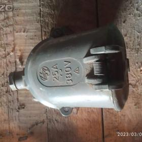 Fotka k inzerátu Zásuvka 380 V 25 A / 19625195