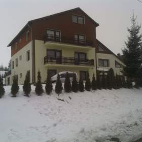 Fotka k inzerátu Prodam velky tri podlazni rodiiny dum / 19131580