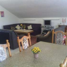 Foto inzerátu Prodam velky tri podlazni rodiiny dum