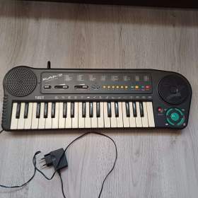 Fotka k inzerátu Klavirek / 17424219