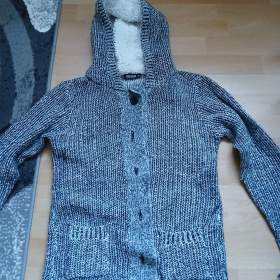 Šedý svetr s kapucí  / 19477534