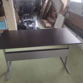 Foto inzerátu psaci stůl (IKEA)