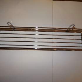 Foto inzerátu Drátěná koupelnová police, košík