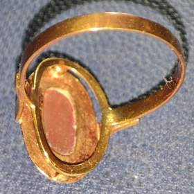 Foto inzerátu Dámský zlatý prsten