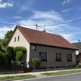 Hradec Králové – Pouchov -  Prodej rodinného domu 4+kk se zahradou a garáží / 19482542