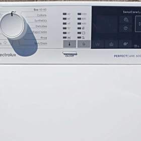 PRACKA ELECTROLUX, HORNI PLNENI,6KG, DISPLEJ, JAKO NOVA,1200 OT. / 19483874