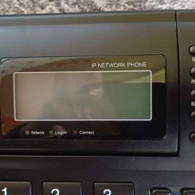 Foto inzerátu Telefonní přístroj BROADBAND IP NETWORK PHONE pro komunikaci na internetu.