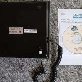 Foto inzerátu Telefonní přístroj BROADBAND IP NETWORK PHONE pro komunikaci na internetu.