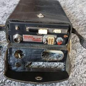 Foto inzerátu Tři policejní vysílačky z doby totality, 1 osobní a dvě mobilní.