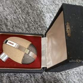 Mikrofon TESLA, archaický, ve skříňce, zřejmě kvalitní, pěkný, nepoškozený. / 19487233