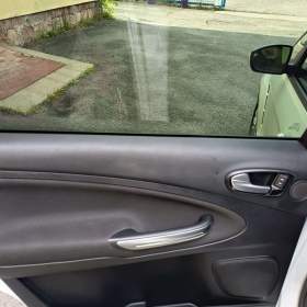 Foto inzerátu Ford S-Max 1,6i Eco Boost ČR 118kw