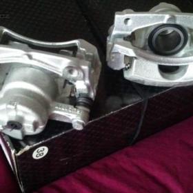 Fotka k inzerátu Brzdové třmeny Toyota Aygo / 11169185