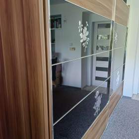 Prostorná šatní skříň 312 x 216 / 19499148