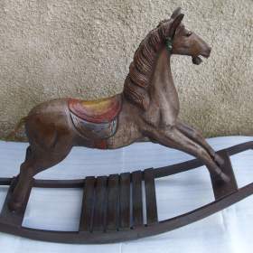 Foto inzerátu Starý houpací koník.