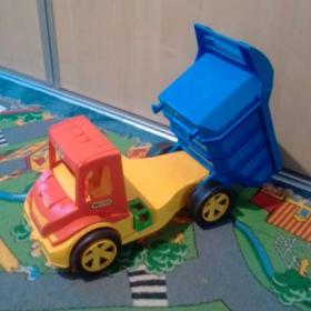 Fotka k inzerátu Náklaďák červený / 15682438