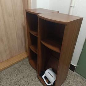 Prodám stůl a skříňky / 19502640