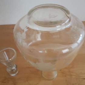 Foto inzerátu Stará karafa na víno