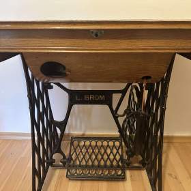 Šicí stroj / 19508250