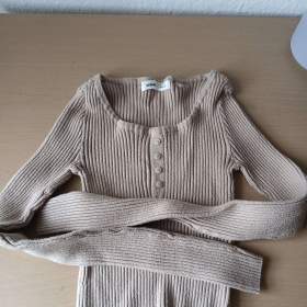 Hnědý cropp top  / 19510118