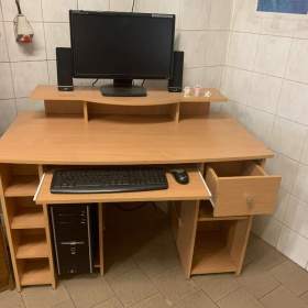 Daruji ZDARMA psací stůl / 19511763