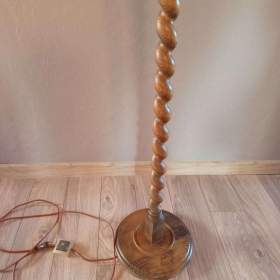 Foto inzerátu Starozitna drevena lampa