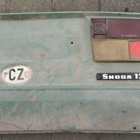 Zadni čelo na ŠKODA 105/120 s lištou a světlem / 19513365