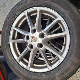 Foto inzerátu Porsche Cayenne - Originání alu kola 18 Zimní pneu