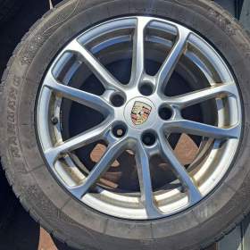 Foto inzerátu Porsche Cayenne - Originání alu kola 18 Zimní pneu