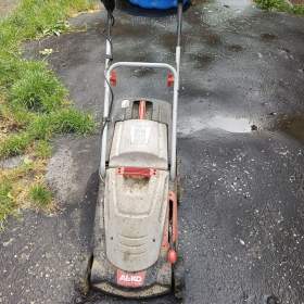 Prodám elektrickou sekačku asi 2 roky stará  / 19516510