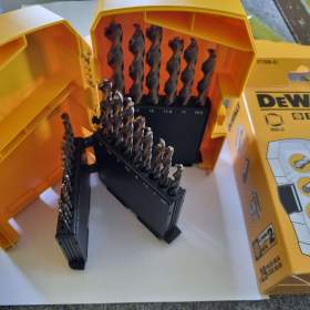 DEWALT DT7926- XJ sada spirálových vrtáku do kovu, 29 ks / 19516561