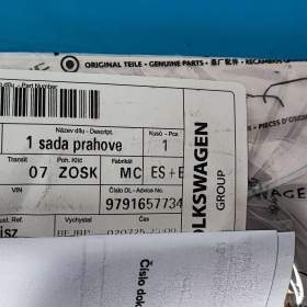 :  🟢 Prodám originální přední prahové lišty / 19516665