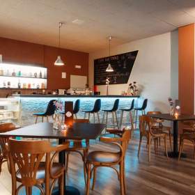 Prodám zavedený a kompletně vybavený Burger Bar – Karviná / 19516711